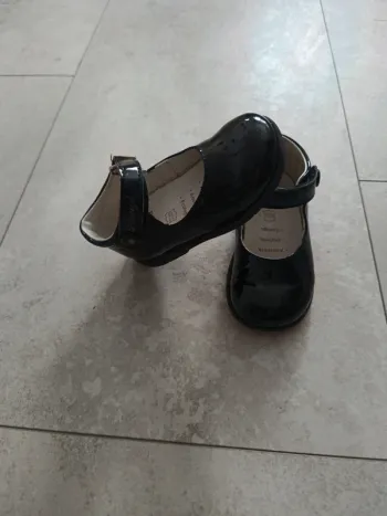 Chaussures vernis primigi 22