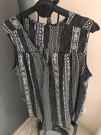 Débardeur noir /blanc avec motifs