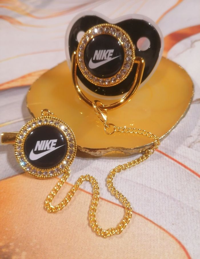 Tétine Nike Noir - photo numéro 2