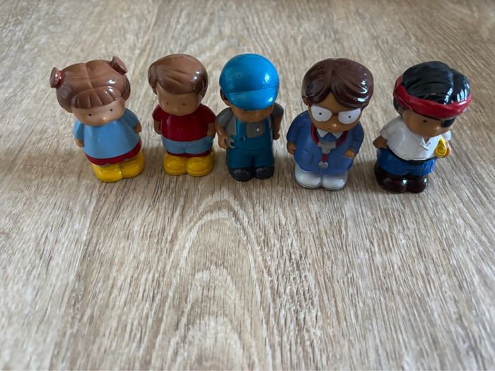 Figures Little people