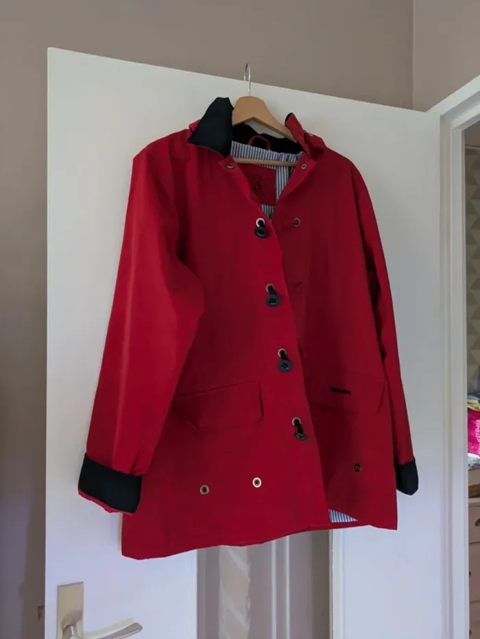 Magnifique veste à capuche rouge Bermudes taille XL
