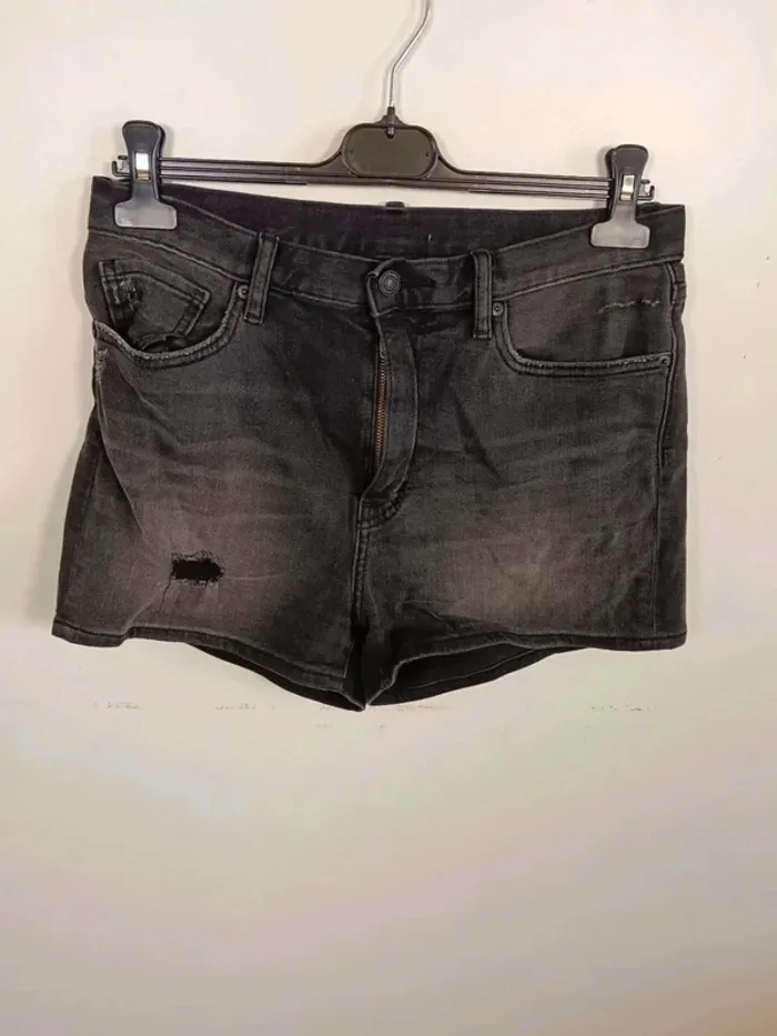 C25 short noir Uniqlo 38