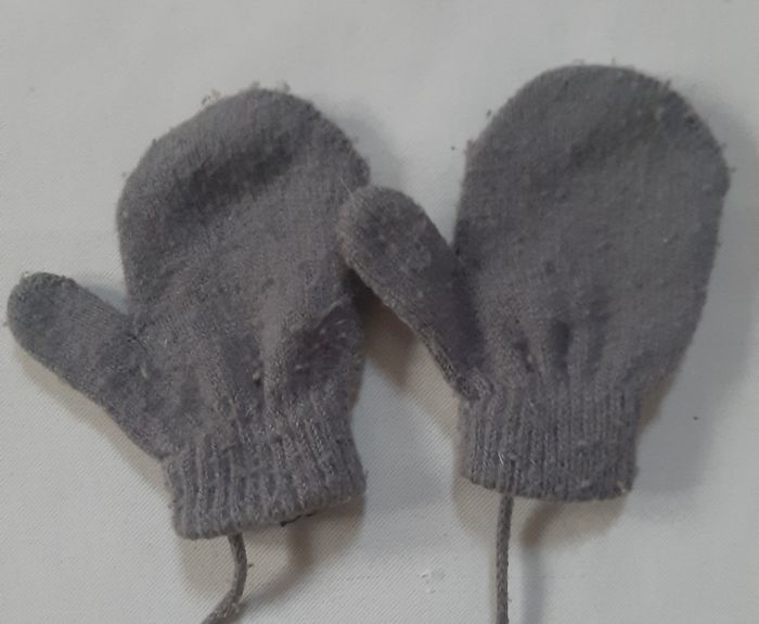 paire de moufles avec cordon - 3 ans - photo numéro 2