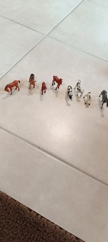 Lot 8 animaux de la ferme