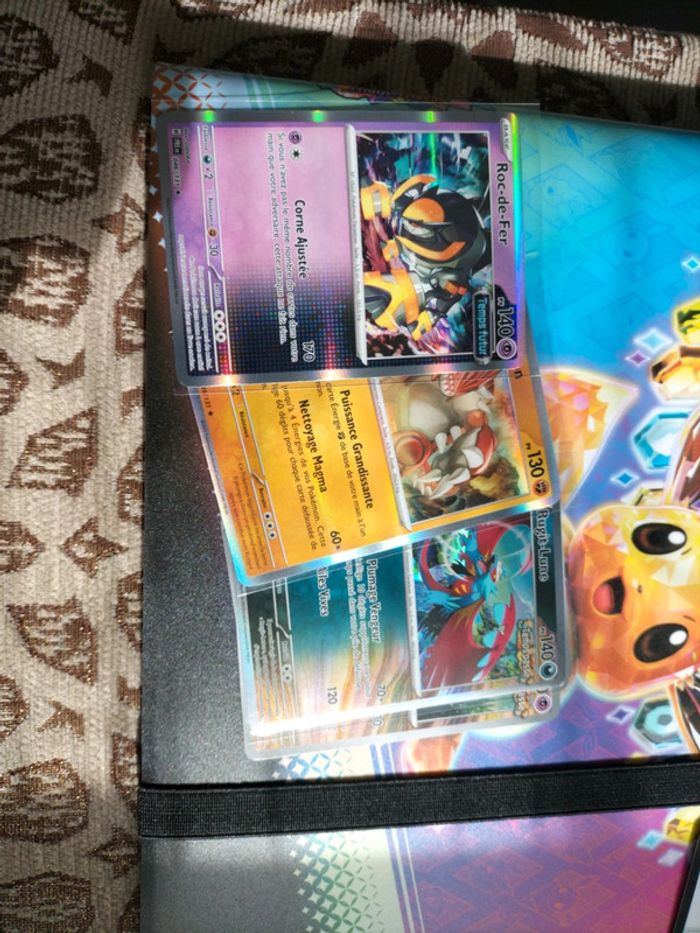 Coffret pokémon 2025 avec sleeves et top loaders. - photo numéro 4