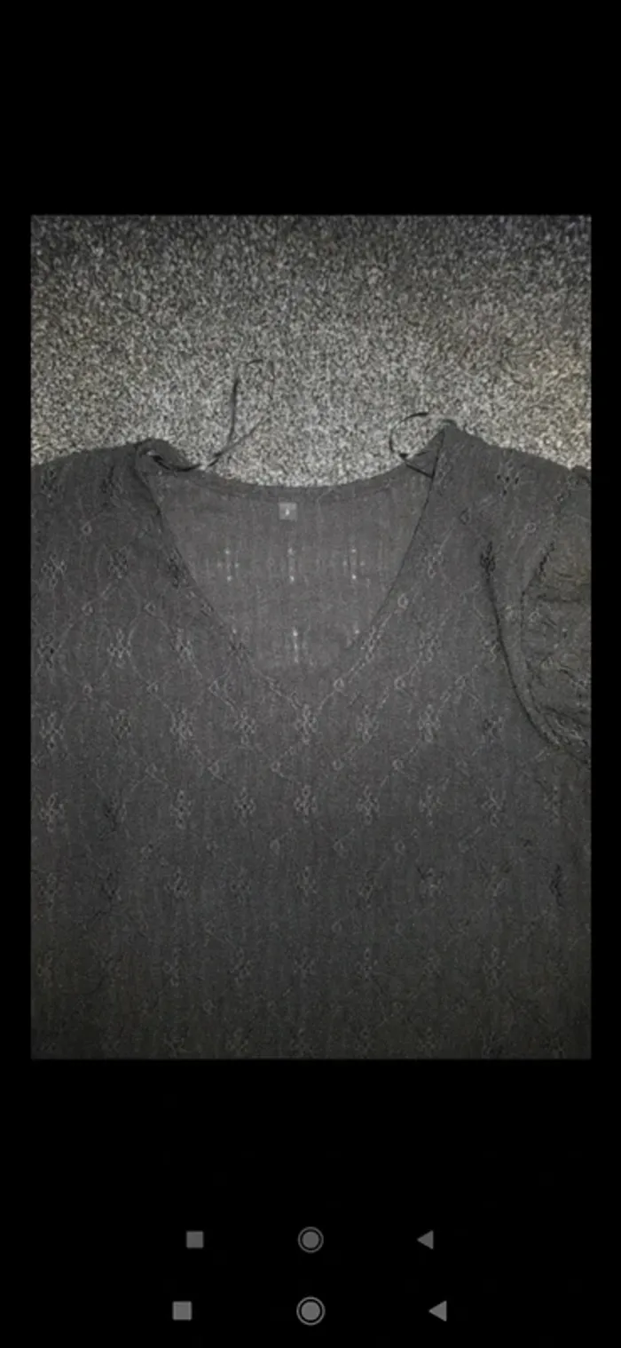 Haut /blouse /top /tee shit femme taille M
Noir - photo numéro 4