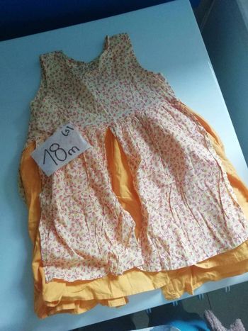 Réduction 50% si lot Jolie robe à fleurs 18 mois