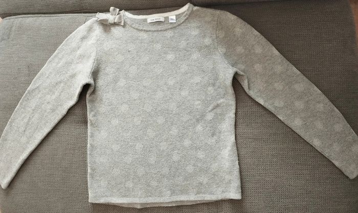 Beau petit pull à pois
