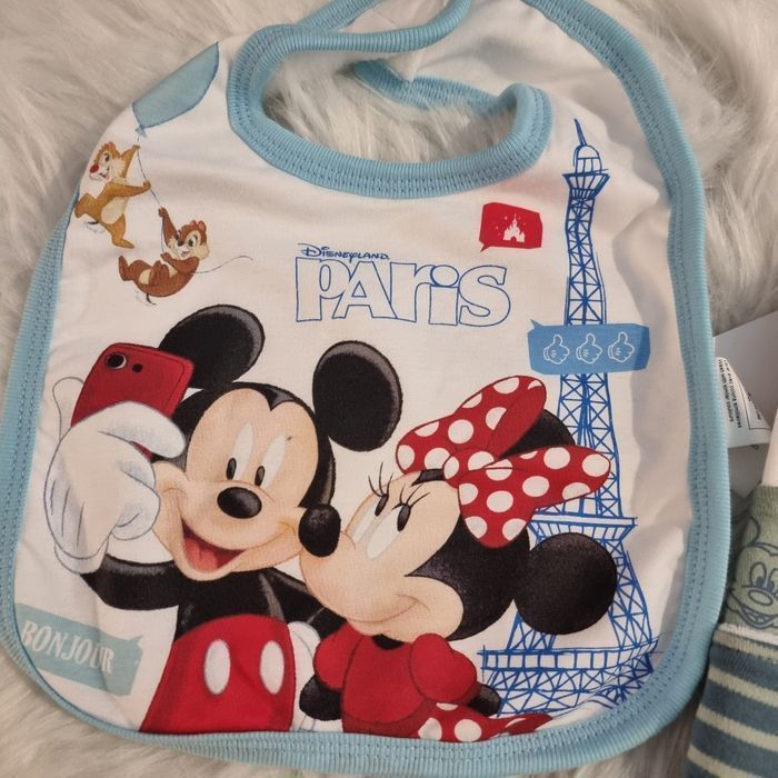 NEUFS (non servis) 💙💙 🤩🤩SUPERBE lot  bavoirs disneyland paris et disney baby 💙💙💙 - photo numéro 3