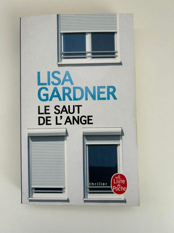 Livre de Lisa Gardner - Le saut de l'ange - Format poche - Très bon état 