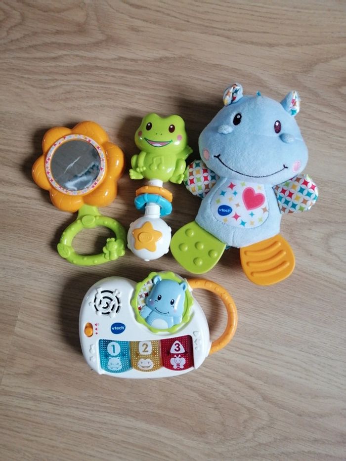 Lot de jouets d'éveil