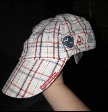 Casquette à carreaux