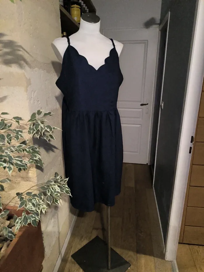 Robe à bretelles bleue marine shein taille 46 - photo numéro 3
