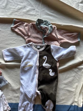 Lot 2 pyjamas