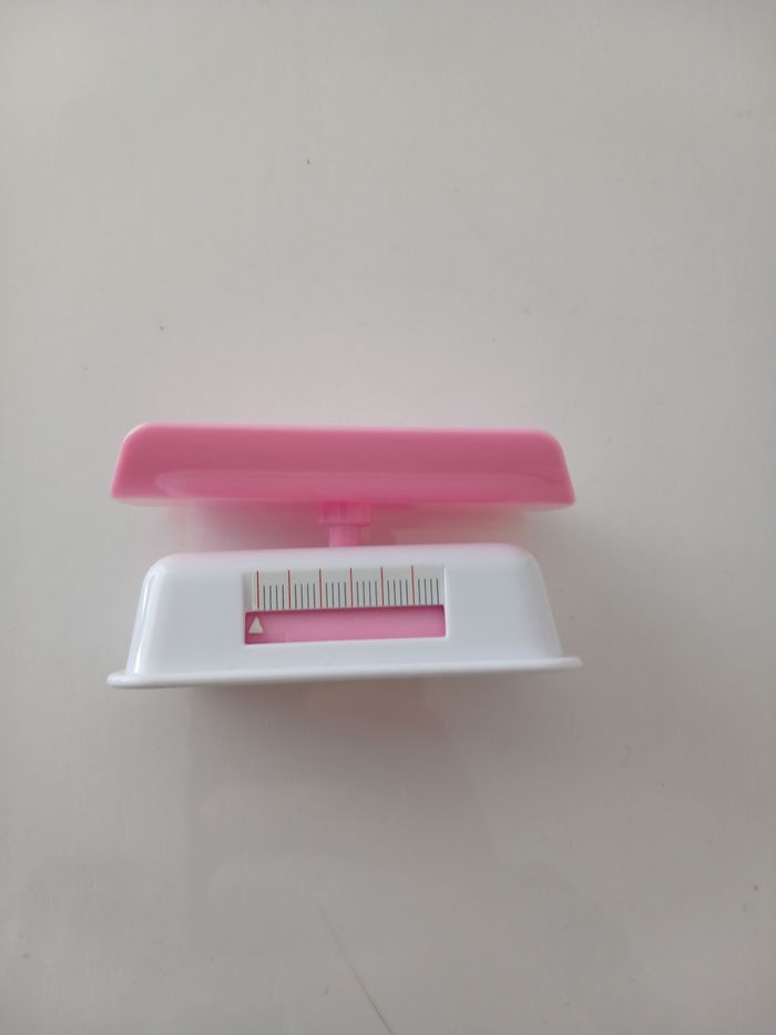 Petite Balance Jouet Miniature Rose et Blanche – Accessoire Dînette Poupée - photo numéro 3