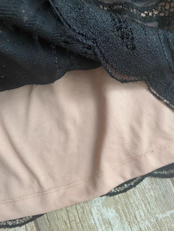 Magnifique jupe courte Zara en dentelle noir - photo numéro 4