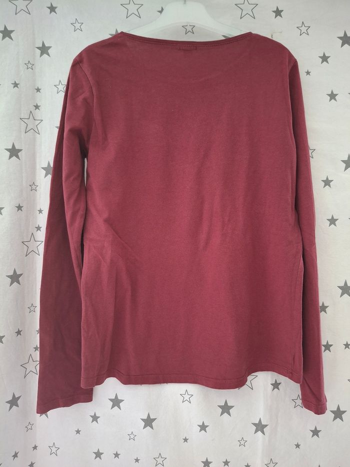 Tee-shirt manches longues bordeaux 12 ans Kiabi
Très bon état ni trous ni tache - photo numéro 5