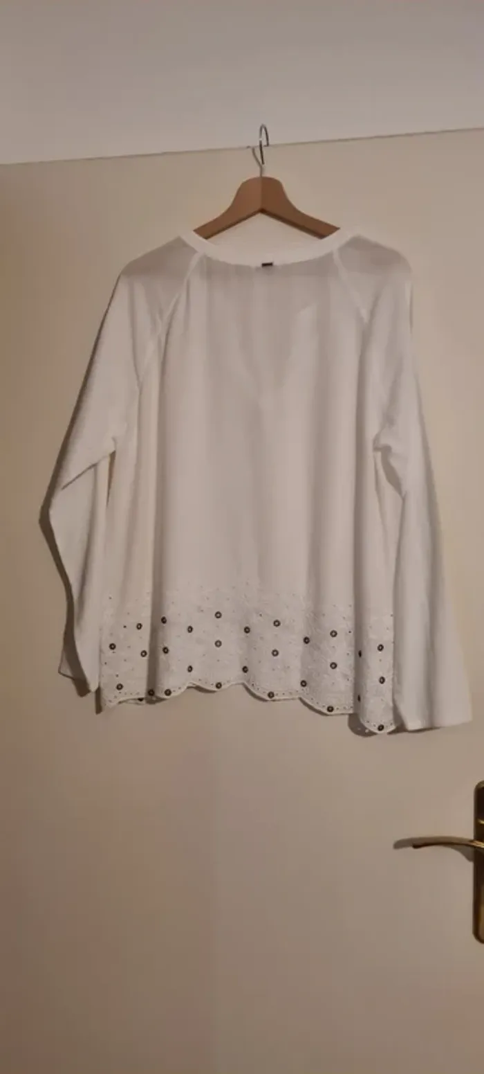 Blouse blanche détails fleuris IKKS - photo numéro 7