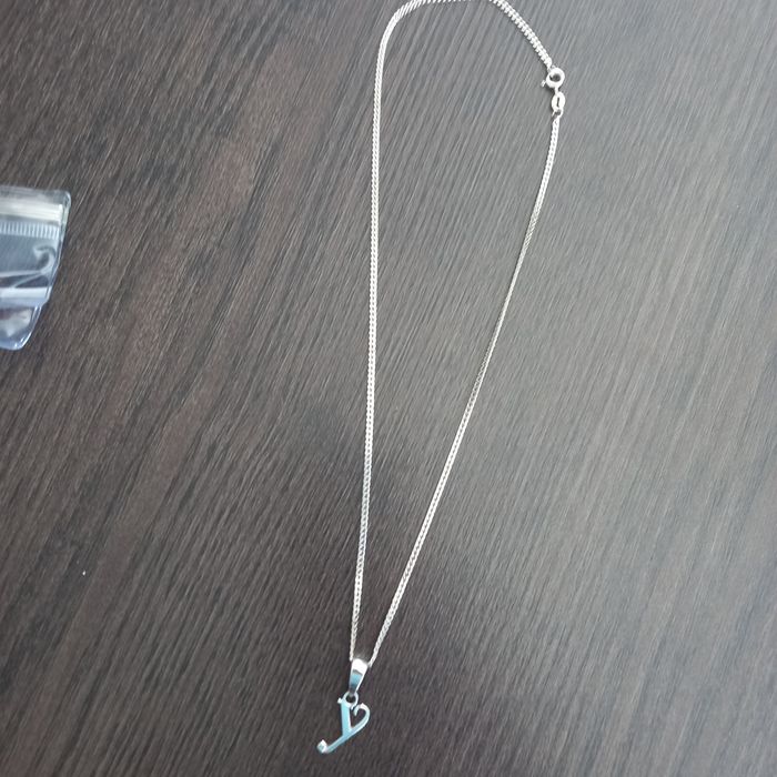 Chaîne + pendentif "lettre y"