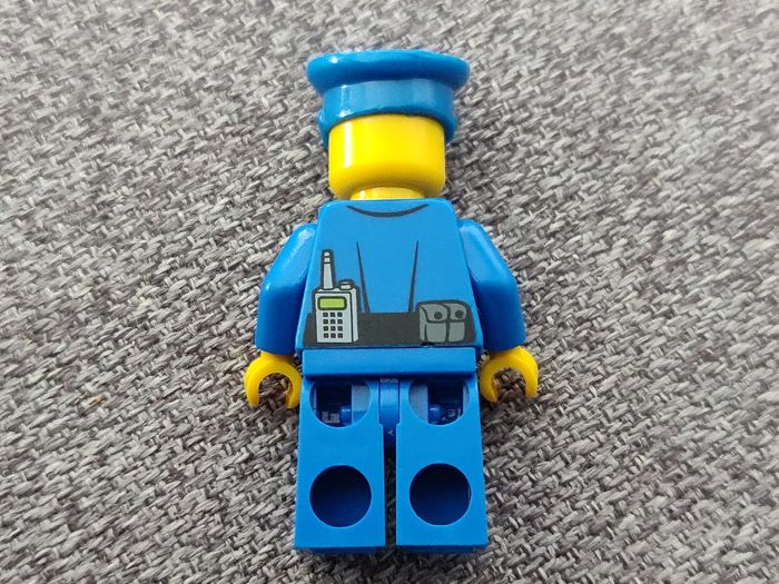 Figurine policier bleu - vrai Lego - photo numéro 3