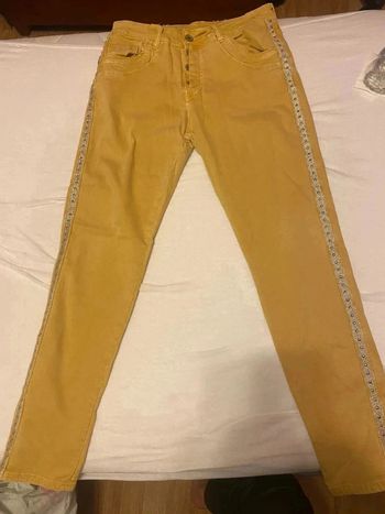 Pantalon moutarde avec bande