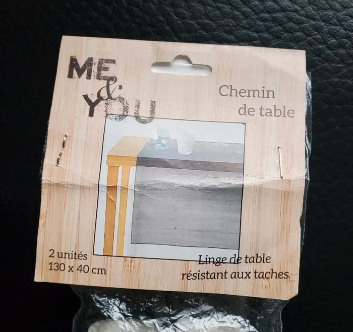 2 chemins de table en tissu de 130 X 40 cm (3 + 1 offert dans tout le dressing) - photo numéro 2