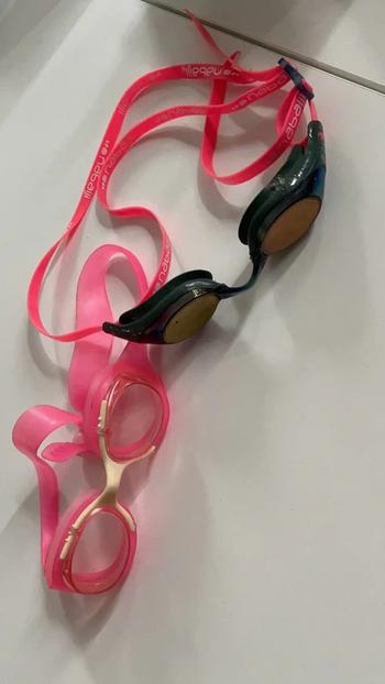 2 lunettes de piscine