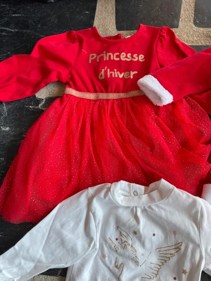 Lots 2 robes fêtes, un collant et un t shirt manches longues - photo numéro 2