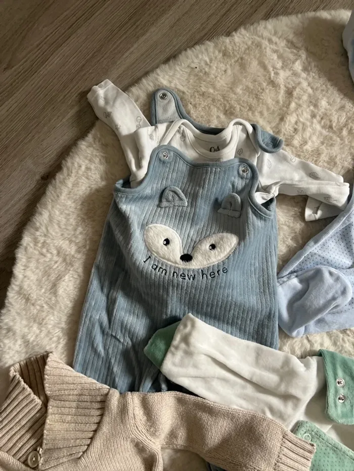 Lot vêtements bebe 1/2 mois - photo numéro 5