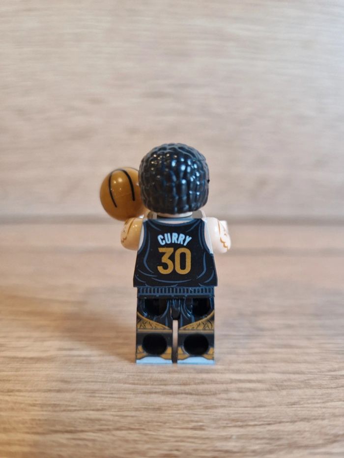 Figurine type lego Joueur de Basket Curry - photo numéro 2