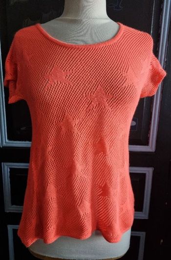 T-shirt ajouré avec étoiles (matière effet laine)