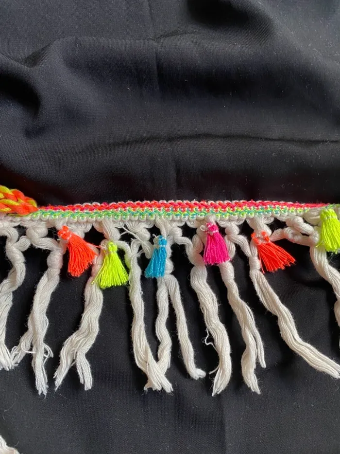 Haut bohème à pompons - photo numéro 7