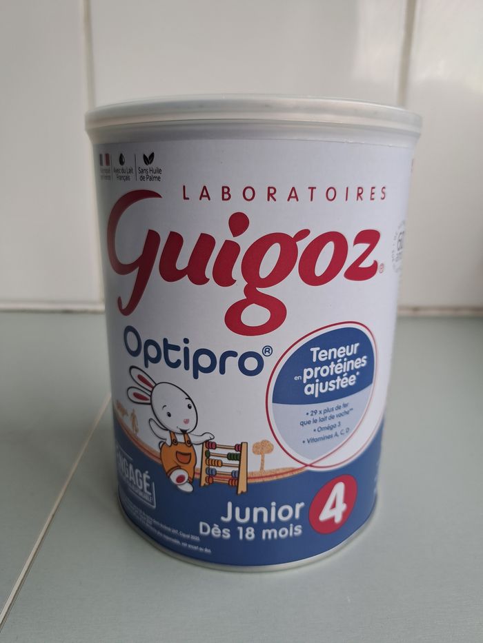 Boîte de lait Guigoz Junior 4