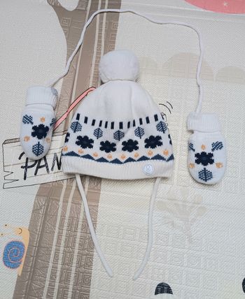 Bonnet et gants bébé