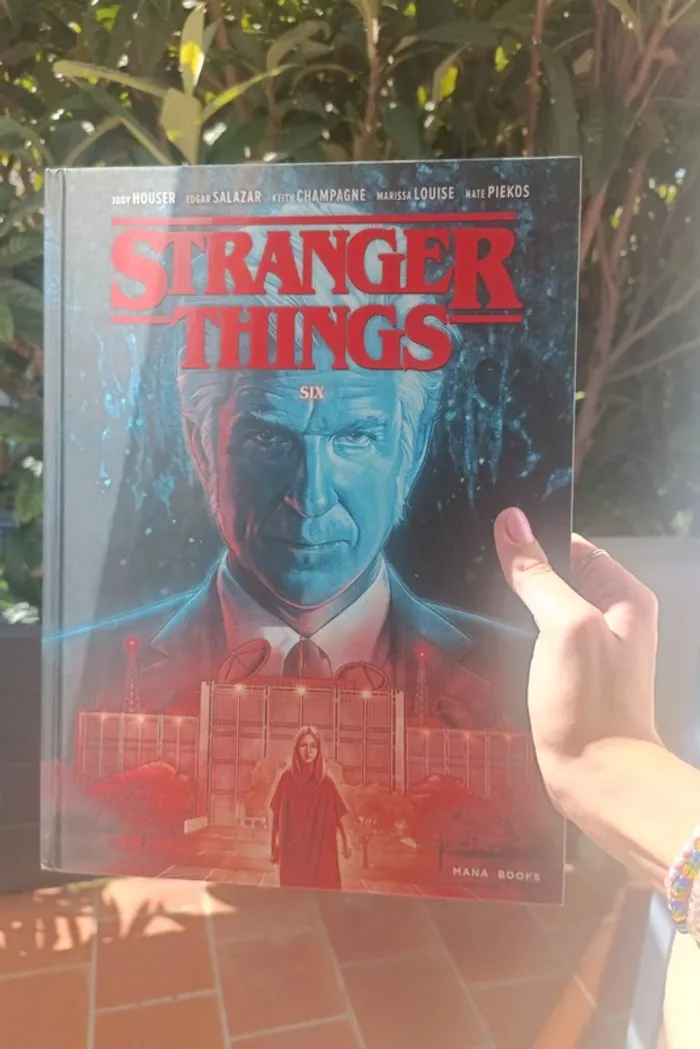 Lot de 5 bd stranger things - photo numéro 4