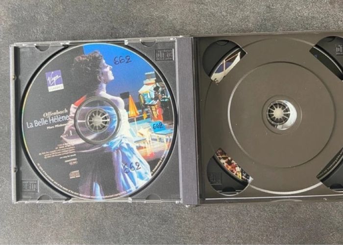 Album (2cd+livret) opérette La belle Hélène Offenbach - photo numéro 3