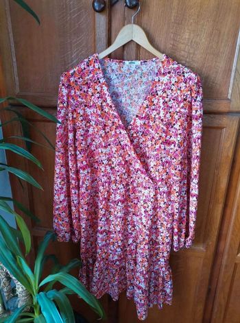 Robe longue été liberty à fleurs manches longues légère et fluide 
 Gémo.
 
Taille L