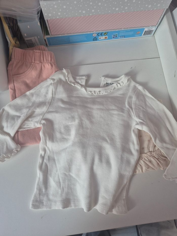 Lot vêtements bébé fille - photo numéro 2