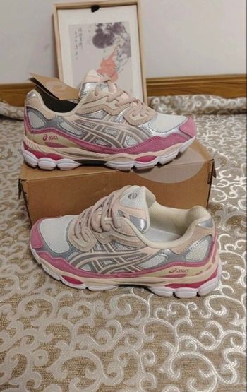 Asics gel nyc rose blanc taille 40