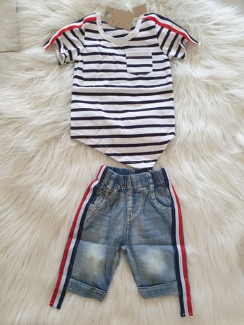 Ensemble tee-shirt et bermuda 2 ans