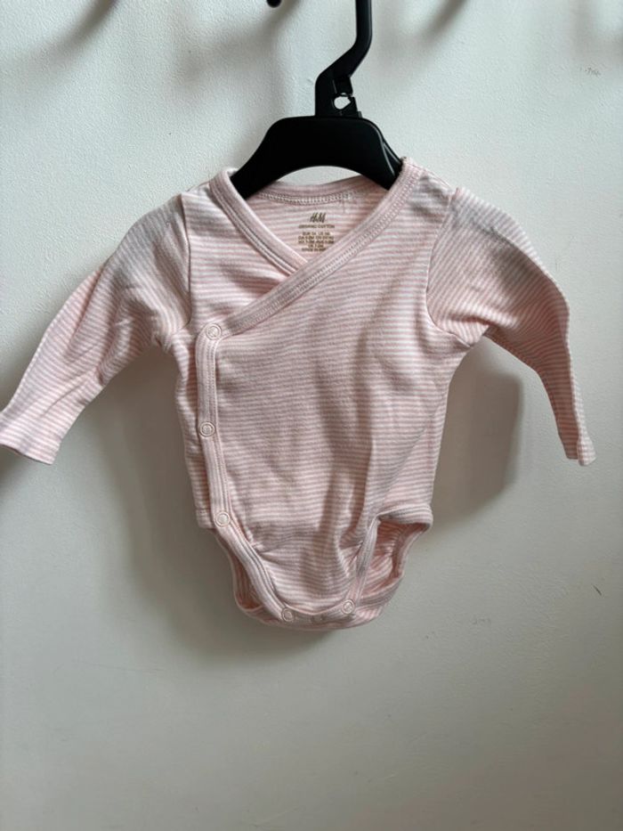 Lot 3 bodies H&M fille 1-2mois - photo numéro 11