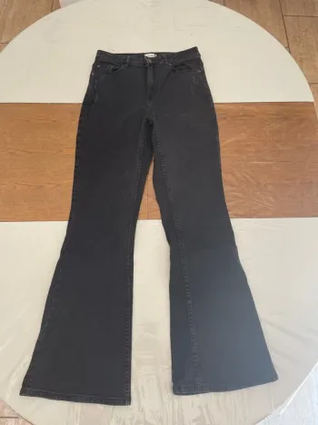 Pantalon noir coupe flare