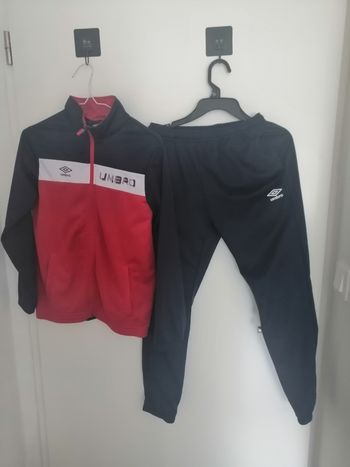 Survêtement umbro 12 ans.
