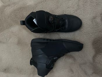 chaussure moto