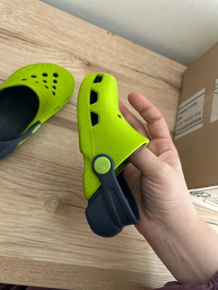 crocs vert et marine - photo numéro 5