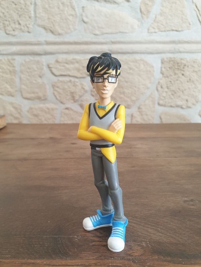 figurine monster hight