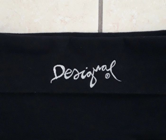 Jupe fillette "araignées" Desigual T. 5/6 ans - photo numéro 2