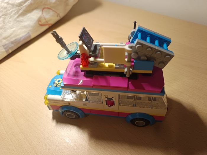 🚒🖥️🧑🏽💻🌺 Lego Friends - le véhicule de mission d'Olivia (complet sans boîte ni notice) - photo numéro 2