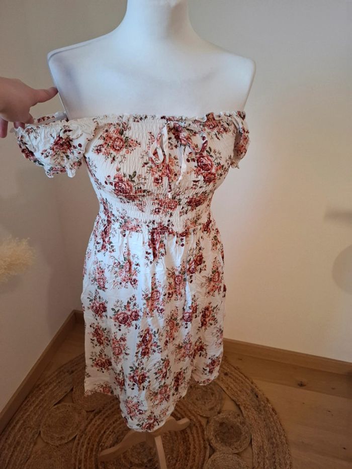 Robe blanche Fleurie extensible Colloseum taille S 36 - photo numéro 10