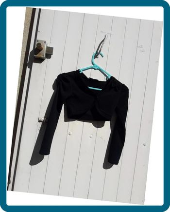 Gilet noir en tissus avec noeud taille 6 ans
